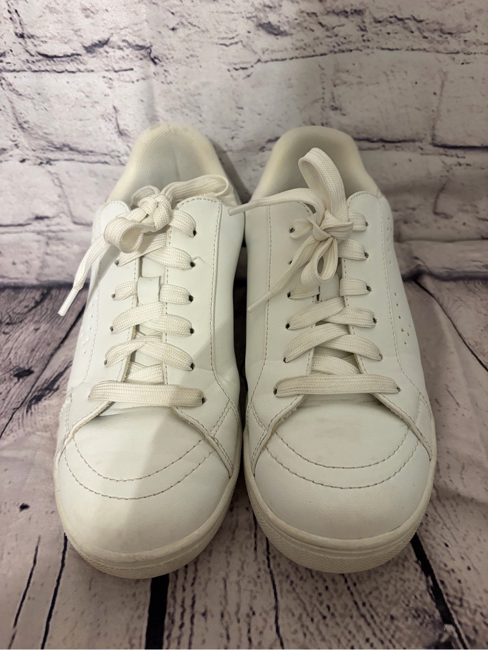 Girls White Shoes Size 4